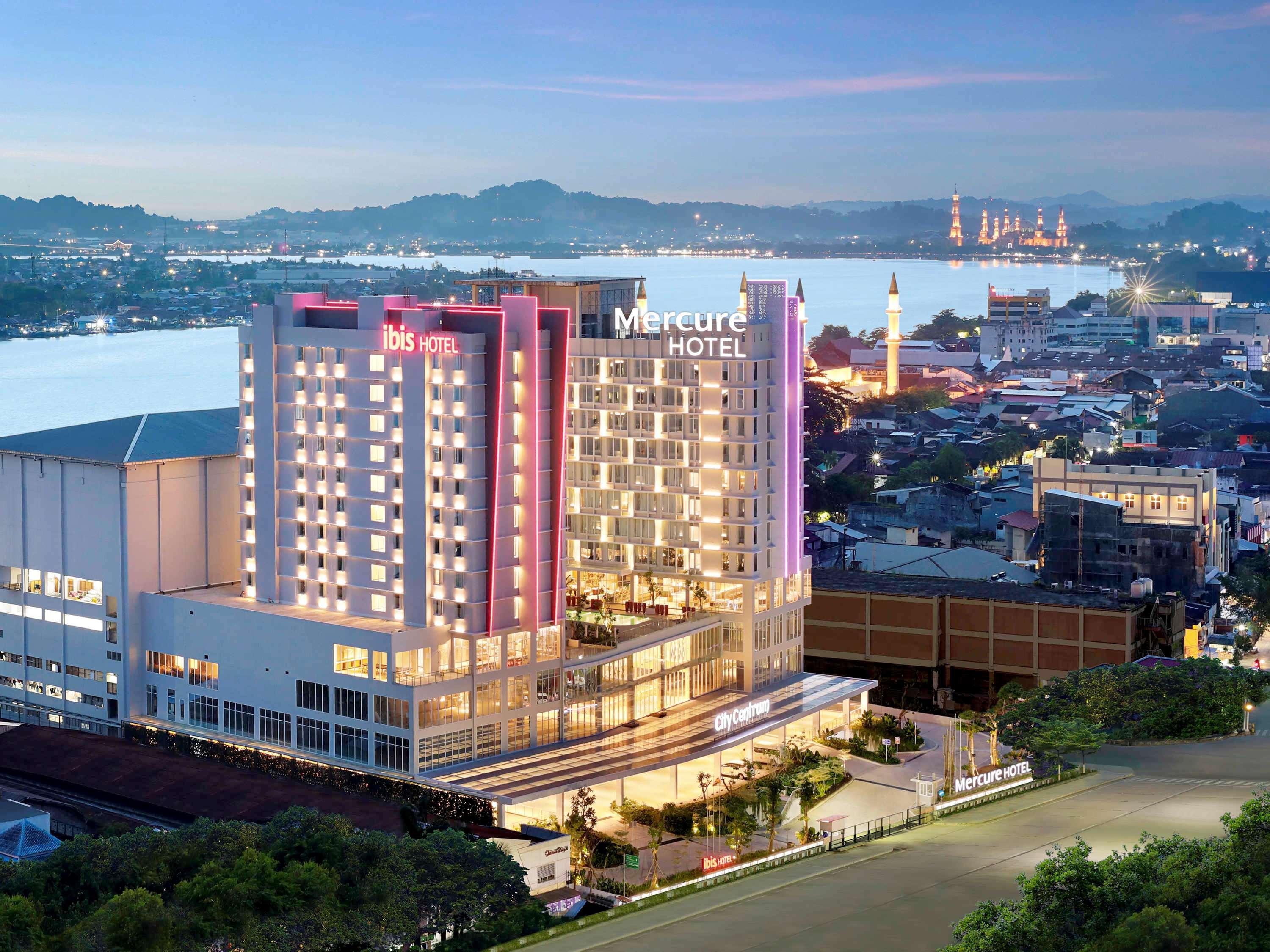 Mercure Samarinda Exterior foto